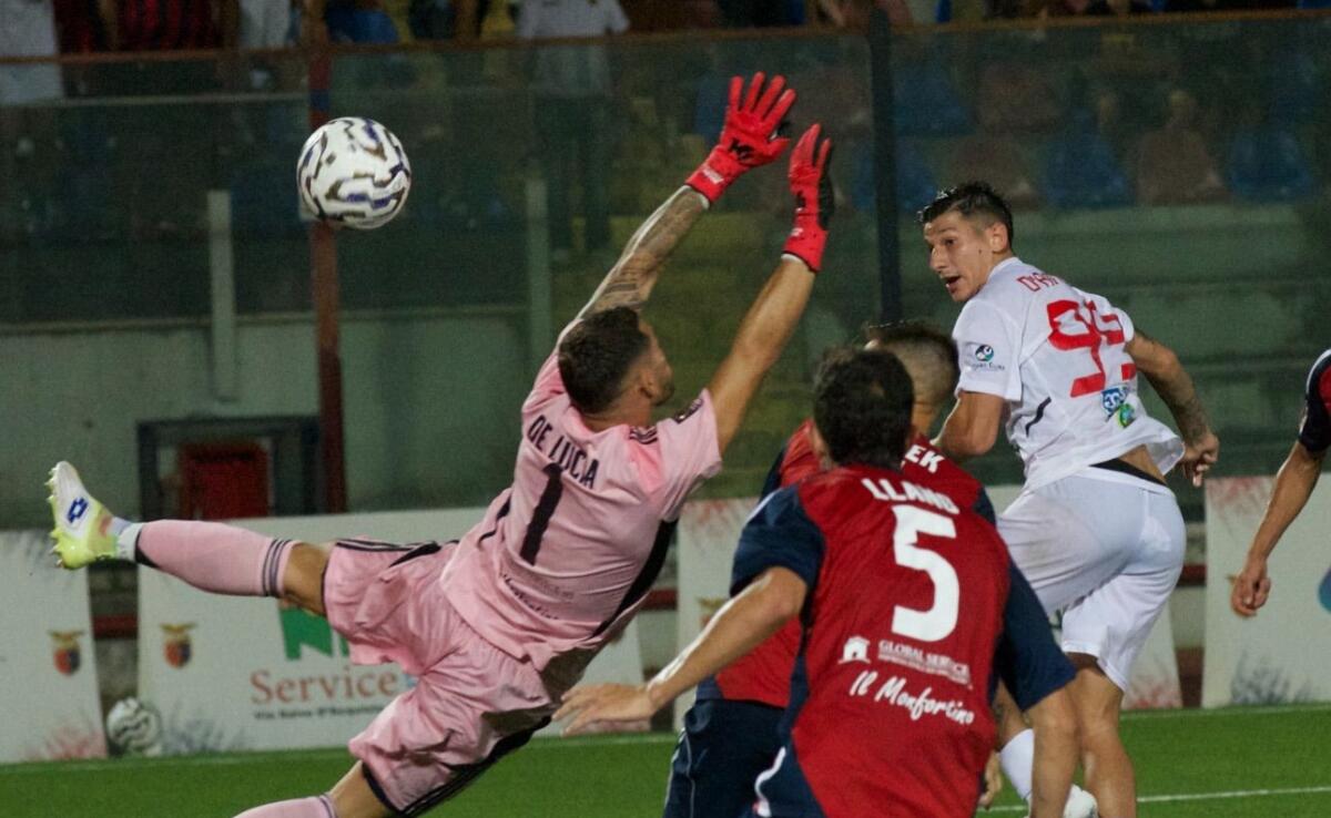 Galleria foto 'Serie C, l’Altamura cade al “Pinto” nella prima di campionato: la Casertana si impone 3-1' - foto 1