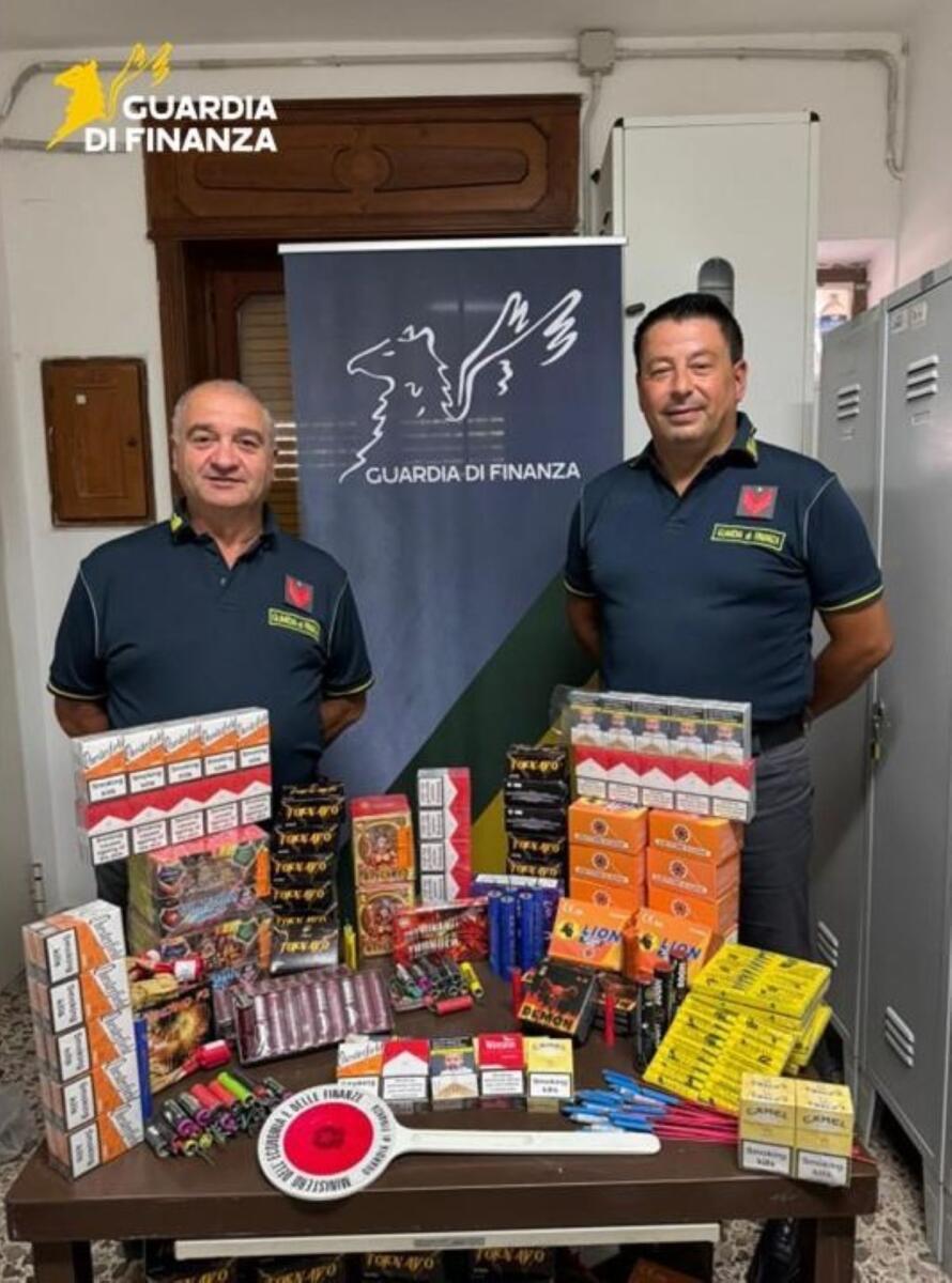 Lucera, blitz della Finanza in un negozio: sequestrate sigarette di contrabbando ed esplosivi illegali Lucera, blitz della Finanza in un negozio: sequestrate sigarette di contrabbando ed esplosivi illegali