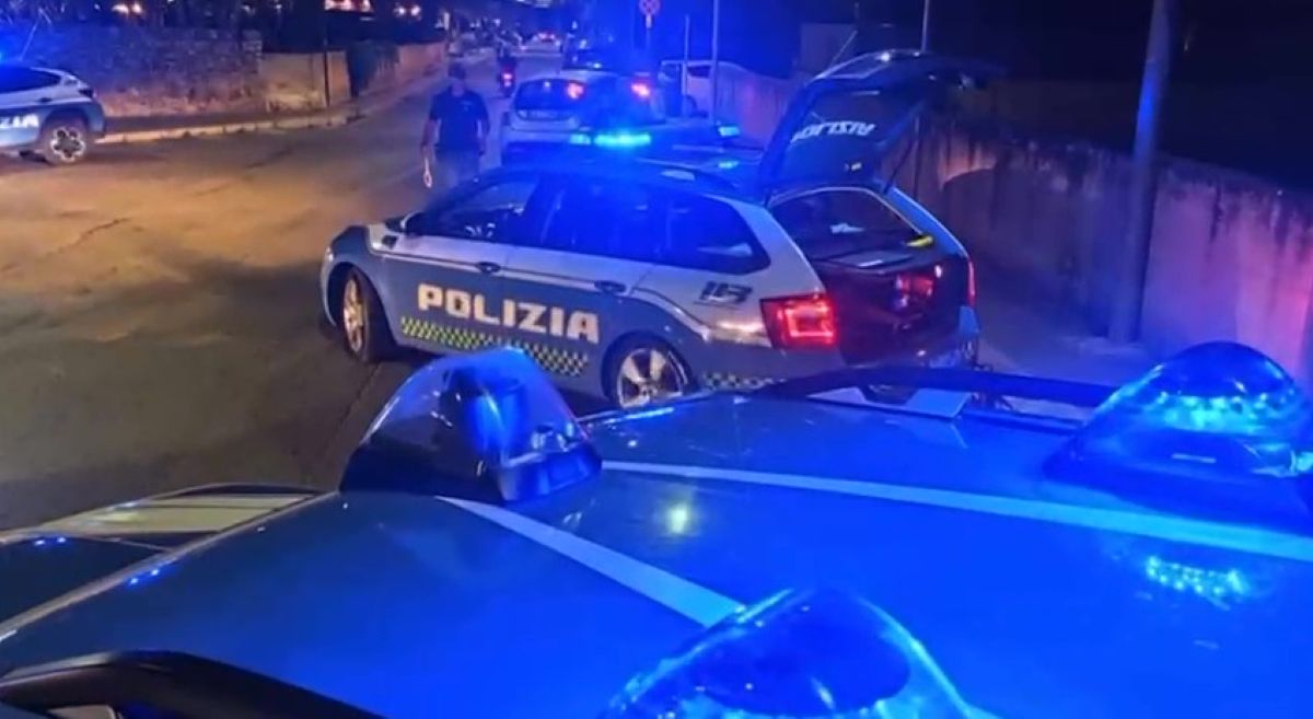 Galleria foto 'Estate sicura tra Monopoli e Polignano a Mare: controlli a tappeto della polizia di Stato – VIDEO' - foto 1
