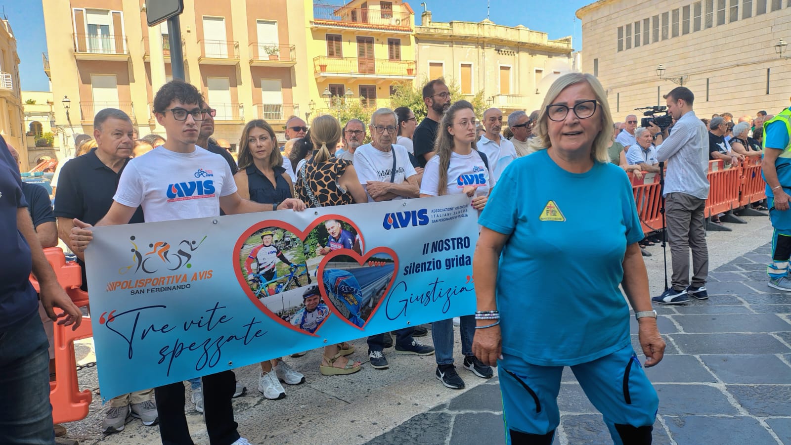Galleria foto 'Ciclisti investiti e uccisi, ad Andria l’ultimo saluto a Sandro, Vincenzo e Antonio: «Le loro vite segnate dalla generosità»' - foto 6