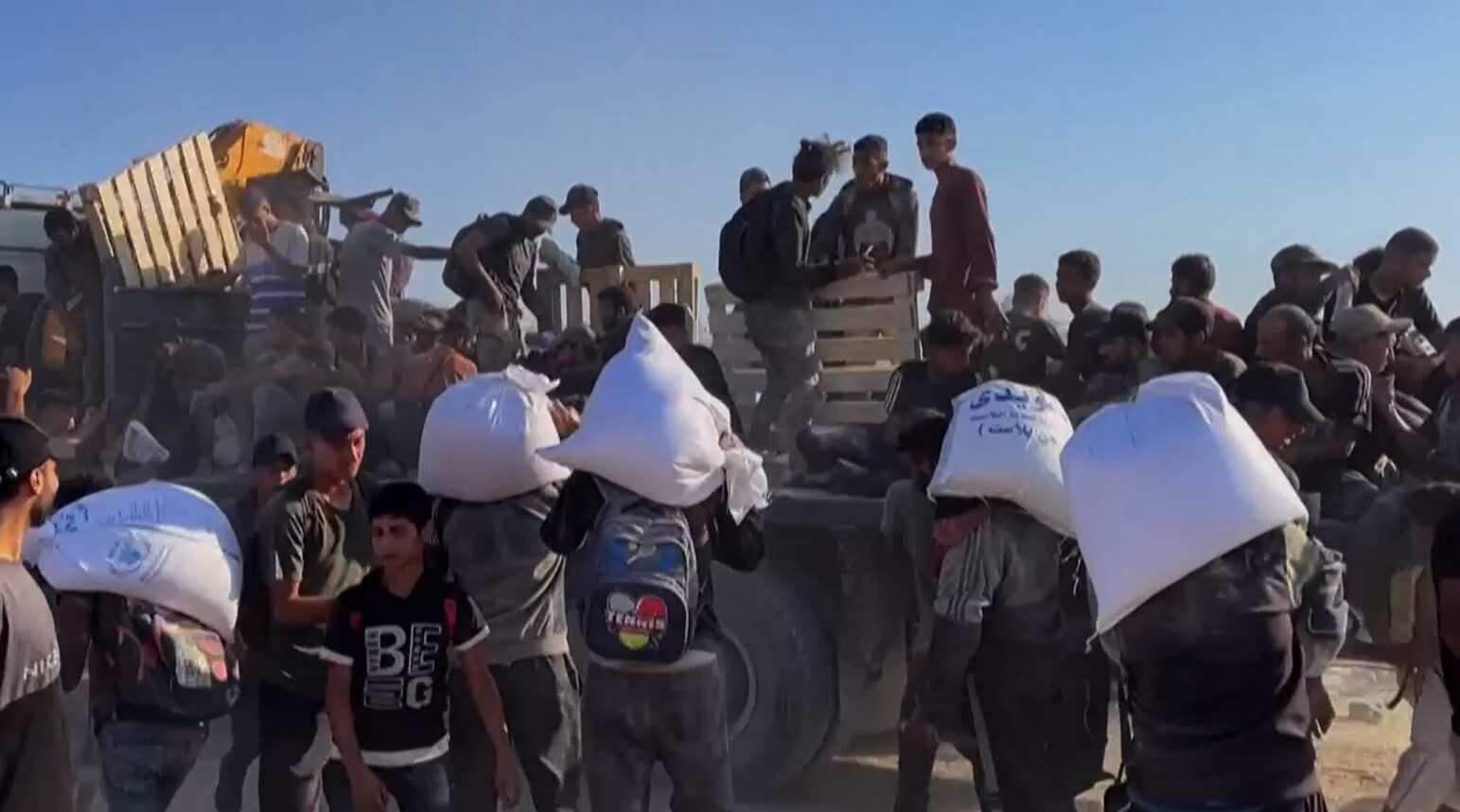 Galleria foto 'Witkoff a Gaza, ispezione su aiuti a Rafah. Lo scrittore israeliano Grossman: «È genocidio, con il cuore spezzato»' - foto 1