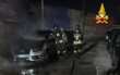 Fiamme nella notte a Brindisi, un incendio distrugge un’Audi Q5: indaga la polizia