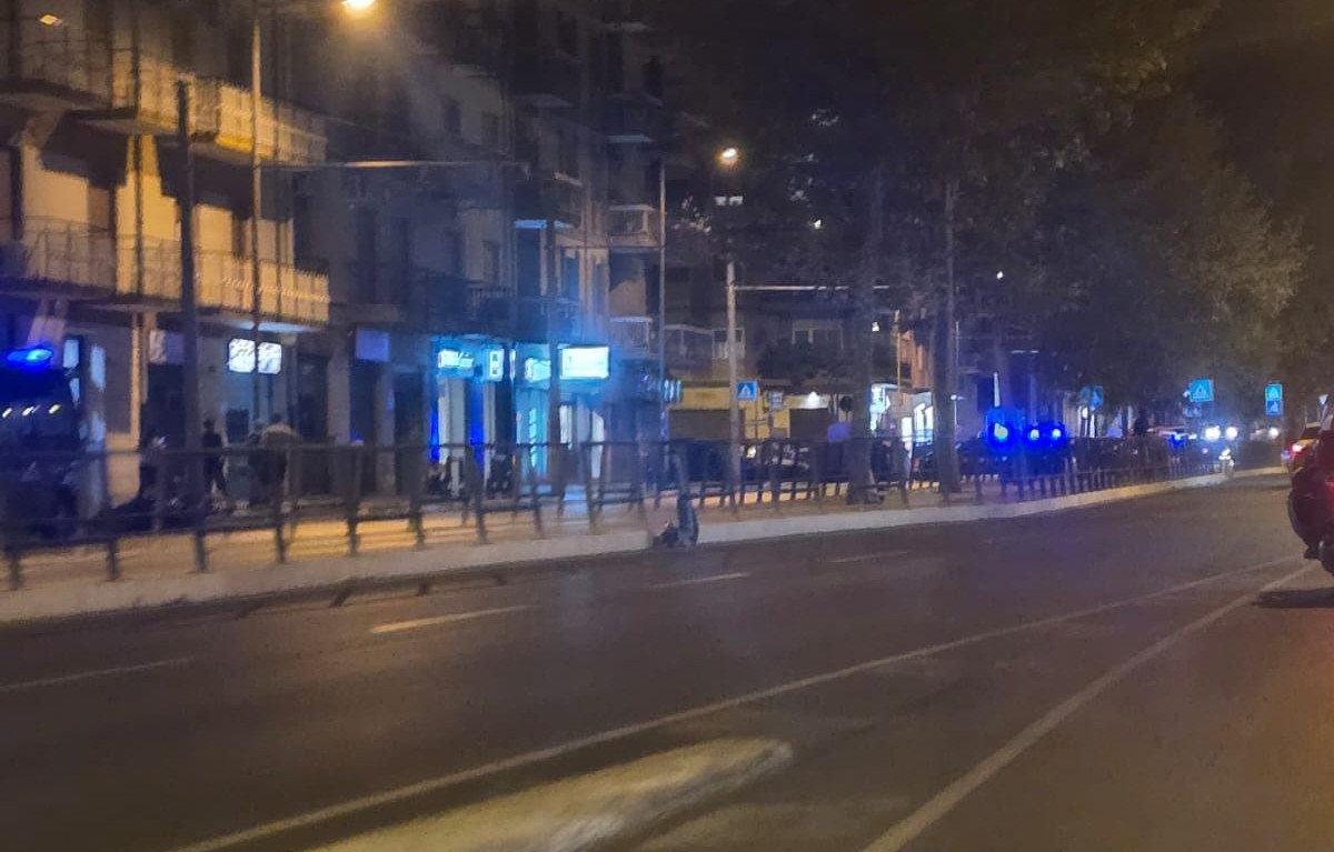 Galleria foto 'Bari, 32enne investita da una moto mentre attraversa sulle strisce pedonali: è in prognosi riservata' - foto 1
