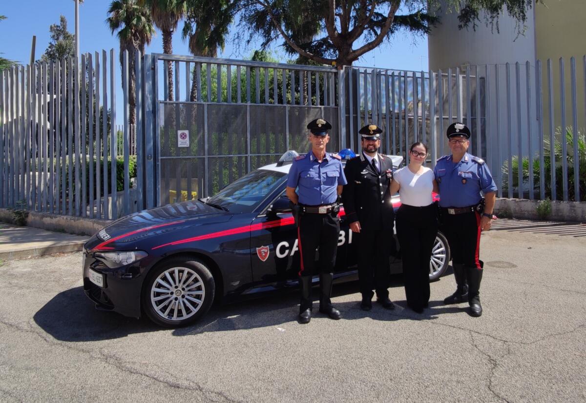 Francavilla Fontana, Martina dedica la tesina di terza media ai carabinieri: «Simbolo di sicurezza e giustizia» Francavilla Fontana, Martina dedica la tesina di terza media ai carabinieri: «Simbolo di sicurezza e giustizia»