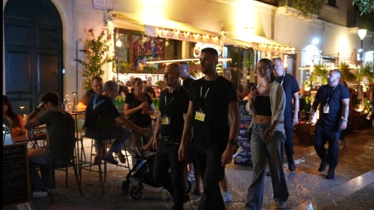 Lecce, steward per la movida: secondo weekend di prova, nei locali in città c’è più sicurezza Lecce, steward per la movida: secondo weekend di prova, nei locali in città c’è più sicurezza
