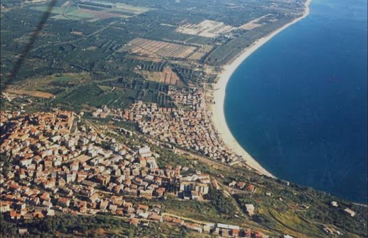 Trenta persone intossicate nel ristorante di un villaggio turistico, cinque finiscono in ospedale Trenta persone intossicate nel ristorante di un villaggio turistico, cinque finiscono in ospedale