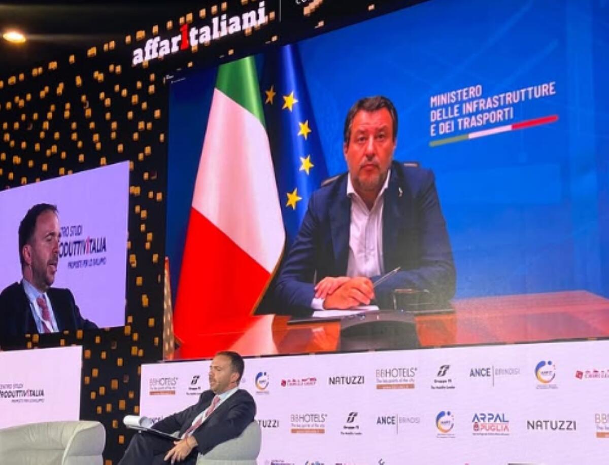 “La Piazza” a Ceglie Messapica, Salvini in collegamento: «La Lega si candida in Puglia per vincere» – VIDEO “La Piazza” a Ceglie Messapica, Salvini in collegamento: «La Lega si candida in Puglia per vincere» – VIDEO