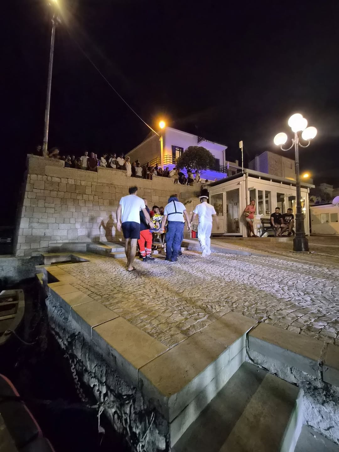 Galleria foto 'Porto Selvaggio, turista 25enne si tuffa da uno scoglio e batte la testa: è in ospedale' - foto 2