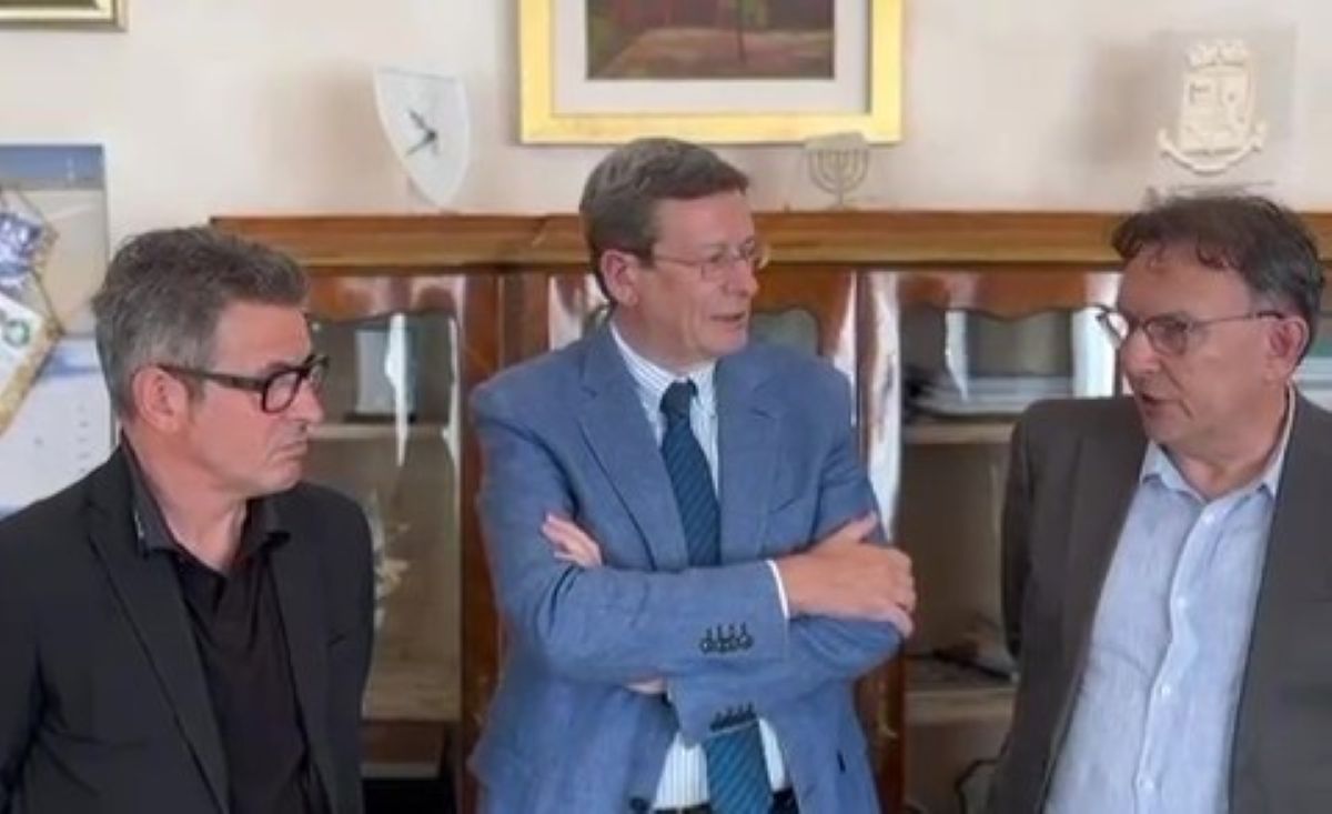 Galleria foto 'Sicurezza nel Foggiano, Splendido incontra il prefetto: «La legalità si difende con i fatti» – VIDEO' - foto 1