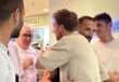 Bari, Verreth torna in città con la famiglia: l’abbraccio della squadra in aeroporto – VIDEO