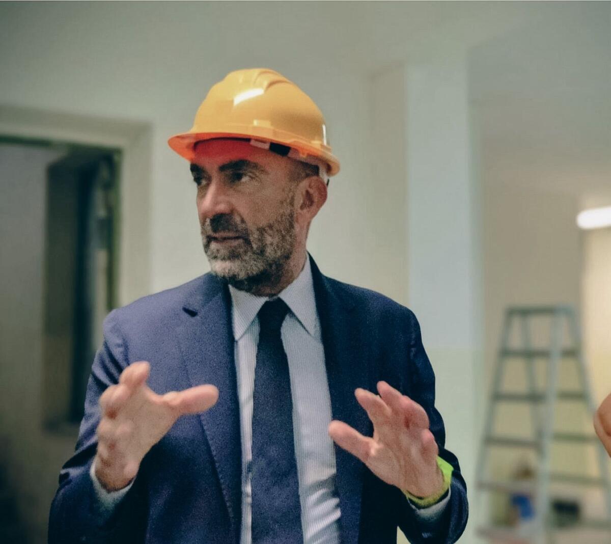 Bari, lavori all’istituto “Marconi-Hack”: sopralluogo del sindaco Leccese in via Re David