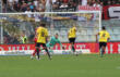 Serie B, Gliozzi due volte su rigore e Mendes stendono i biancorossi: Modena-Bari 3-0