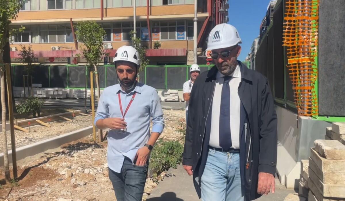 Bari, sopralluogo del sindaco sul cantiere di Piazza Moro: «Chieste garanzie per non avere disagi a Natale» Bari, sopralluogo del sindaco sul cantiere di Piazza Moro: «Chieste garanzie per non avere disagi a Natale»