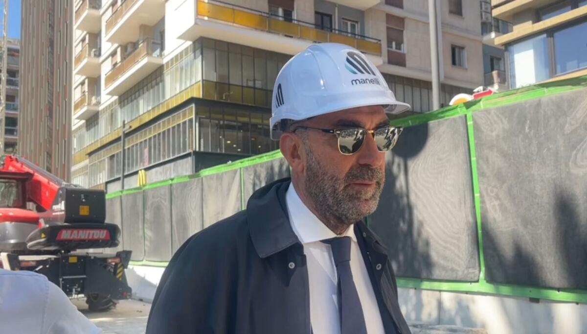 Bari, sopralluogo del sindaco sul cantiere di Piazza Moro: «Chieste garanzie per non avere disagi a Natale» Bari, sopralluogo del sindaco sul cantiere di Piazza Moro: «Chieste garanzie per non avere disagi a Natale»