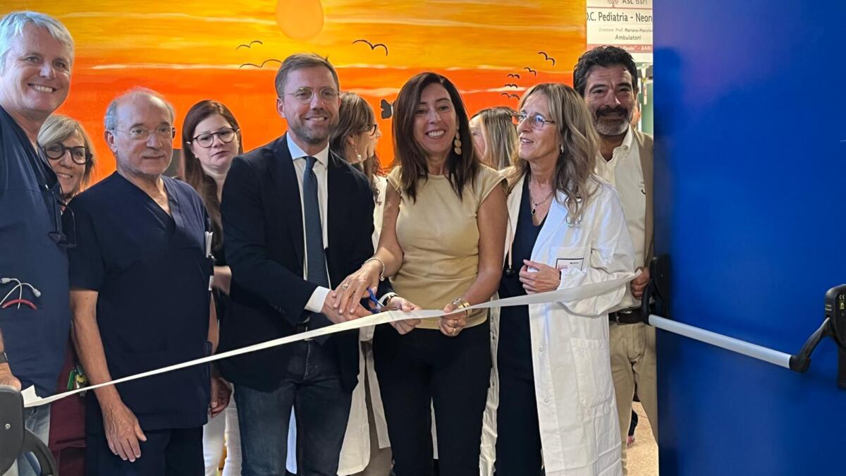 Bari, uno spazio per i genitori e i loro bimbi: Unicef inaugura un baby pit stop all’ospedale San Paolo