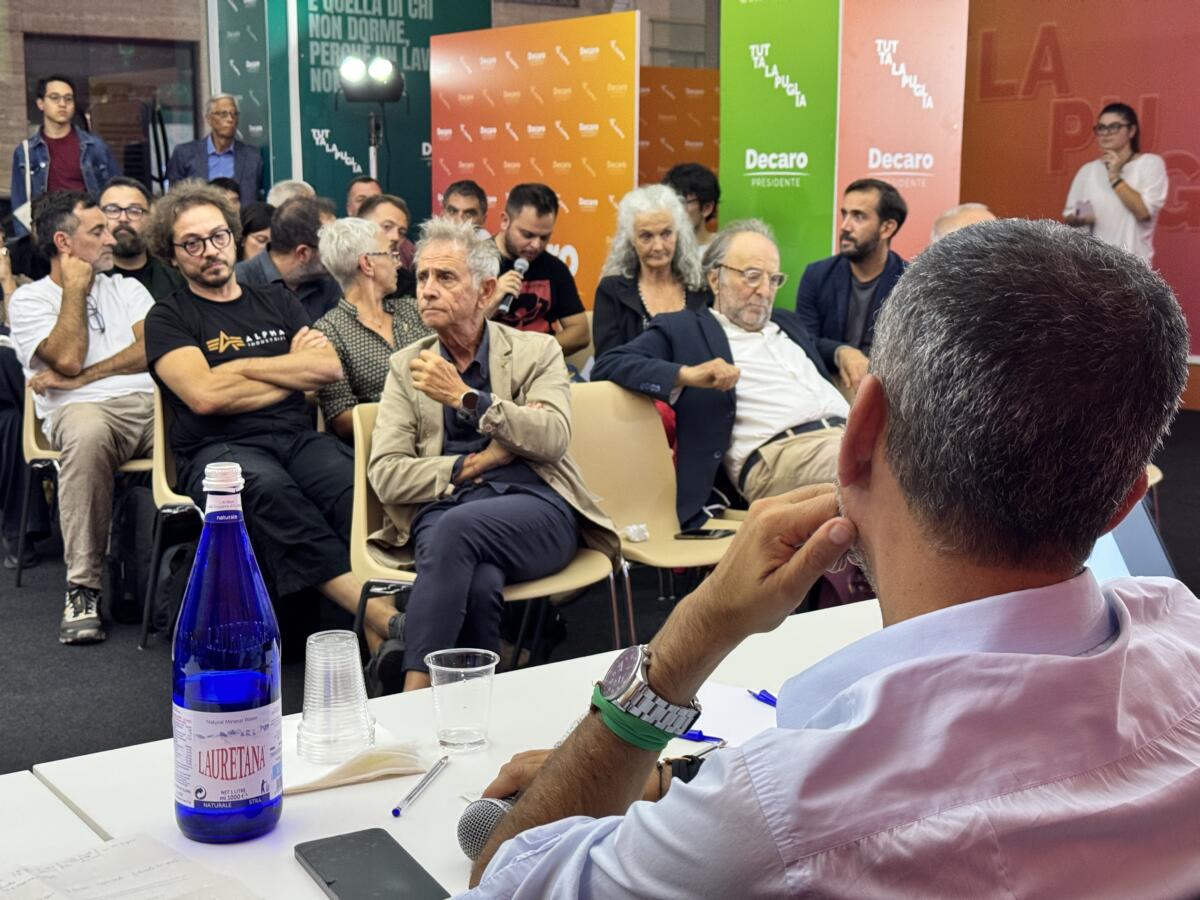 Regionali in Puglia, Decaro incontra gli operatori culturali: «La cultura è una strategia per il futuro» Regionali in Puglia, Decaro incontra gli operatori culturali: «La cultura è una strategia per il futuro»