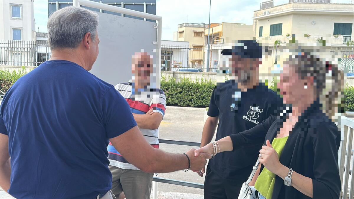 Sanità, ispezione di Pagliaro nell’ospedale di Scorrano: «Ambulanze rotte da mesi. L’Asl ne dia conto» – VIDEO Sanità, ispezione di Pagliaro nell’ospedale di Scorrano: «Ambulanze rotte da mesi. L’Asl ne dia conto» – VIDEO
