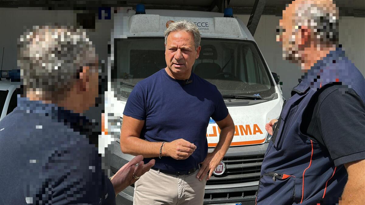 Sanità, ispezione di Pagliaro nell’ospedale di Scorrano: «Ambulanze rotte da mesi. L’Asl ne dia conto» – VIDEO Sanità, ispezione di Pagliaro nell’ospedale di Scorrano: «Ambulanze rotte da mesi. L’Asl ne dia conto» – VIDEO