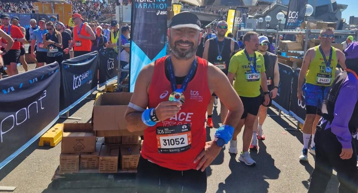 Sidney, in corsa alla maratona con le protesi alle anche: l’impresa del 51enne Massimiliano Arcieri Sidney, in corsa alla maratona con le protesi alle anche: l’impresa del 51enne Massimiliano Arcieri