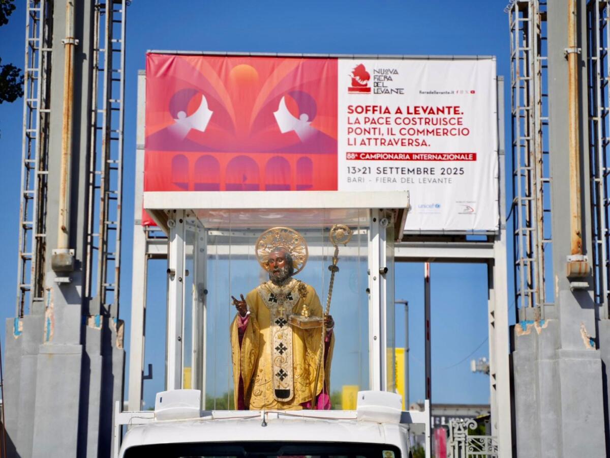 Fiera del Levante, per la prima volta San Nicola tra i viali della Campionaria – FOTO