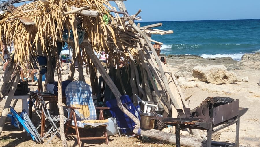 Bari, sequestro di strutture abusive a Torre a Mare: ripristinata la spiaggia libera – FOTO Bari, sequestro di strutture abusive a Torre a Mare: ripristinata la spiaggia libera – FOTO