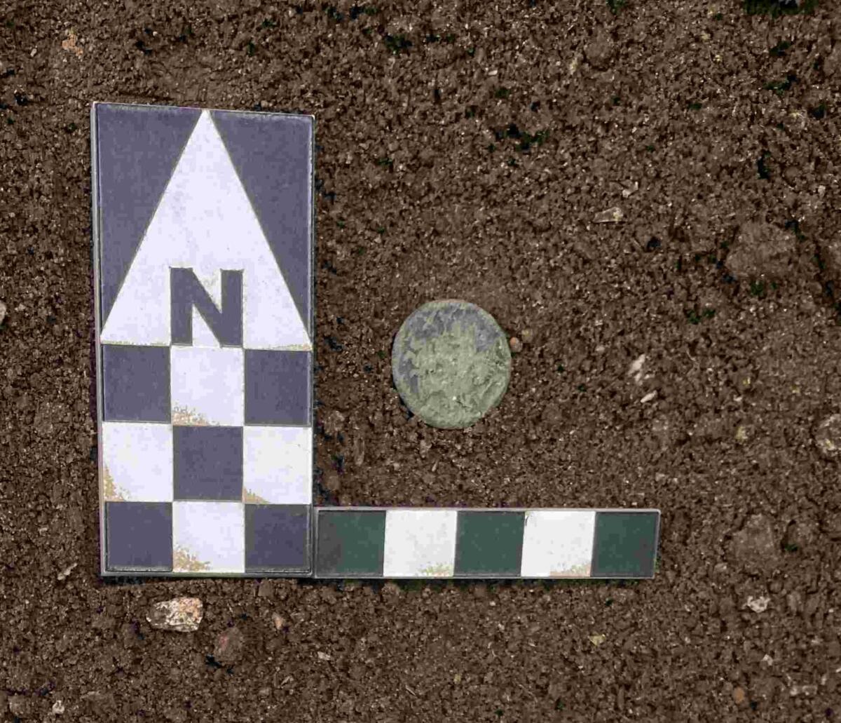 Scoperta archeologica nel Tarantino, scavi fognari portano alla luce una tomba ellenistica a Manduria – FOTO Scoperta archeologica nel Tarantino, scavi fognari portano alla luce una tomba ellenistica a Manduria – FOTO