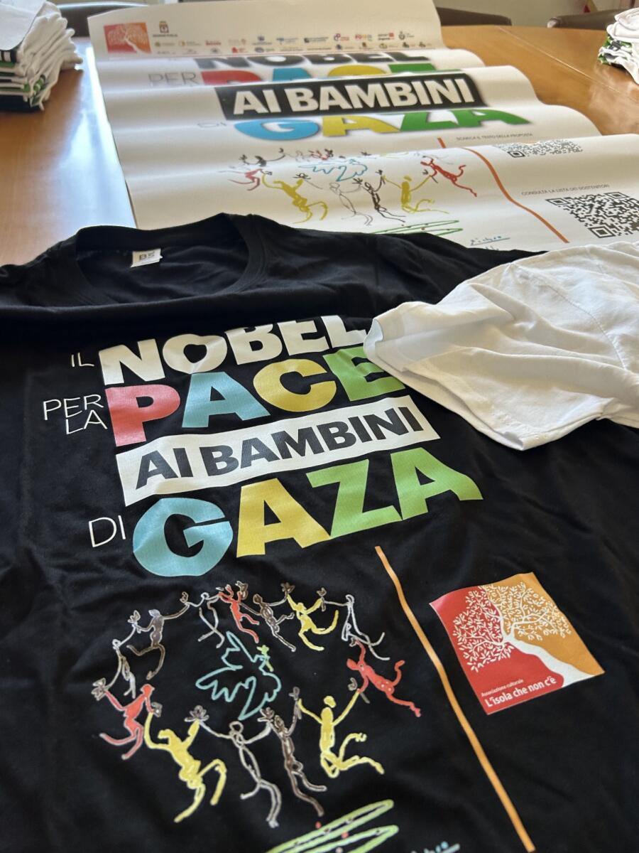Il Policlinico di Bari aderisce al “Nobel per la Pace ai bambini di Gaza”: «Magliette per moltiplicare un messaggio di pace» Il Policlinico di Bari aderisce al “Nobel per la Pace ai bambini di Gaza”: «Magliette per moltiplicare un messaggio di pace»