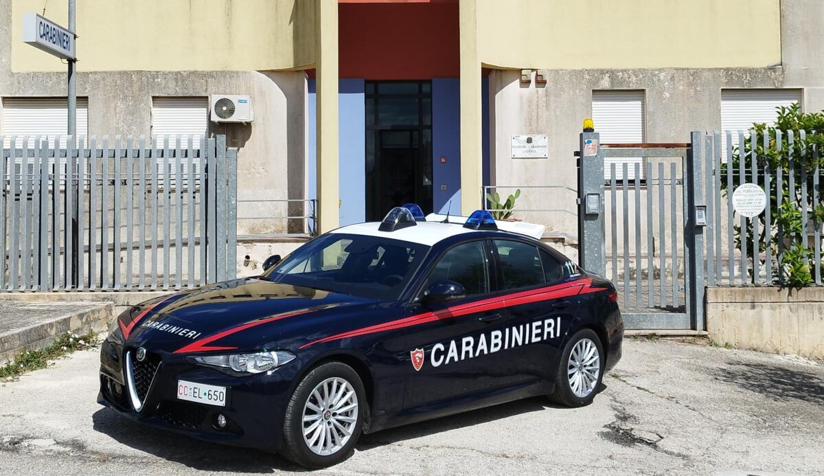 Laterza, viola il divieto di avvicinamento e insegue la moglie per le vie del paese: arrestato un 30enne Laterza, viola il divieto di avvicinamento e insegue la moglie per le vie del paese: arrestato un 30enne