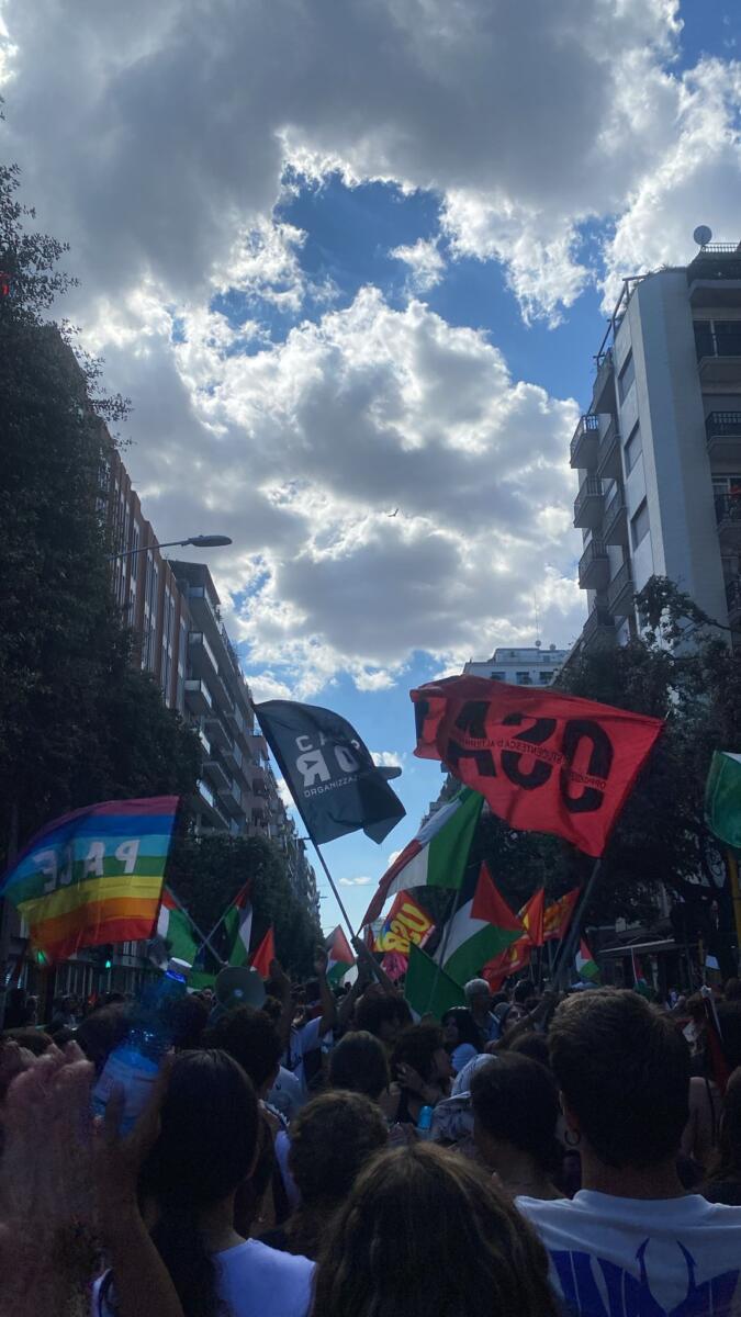 Lo sciopero generale per Gaza, diecimila persone in piazza a Bari. Il corteo davanti al consolato di Israele – FOTO e VIDEO