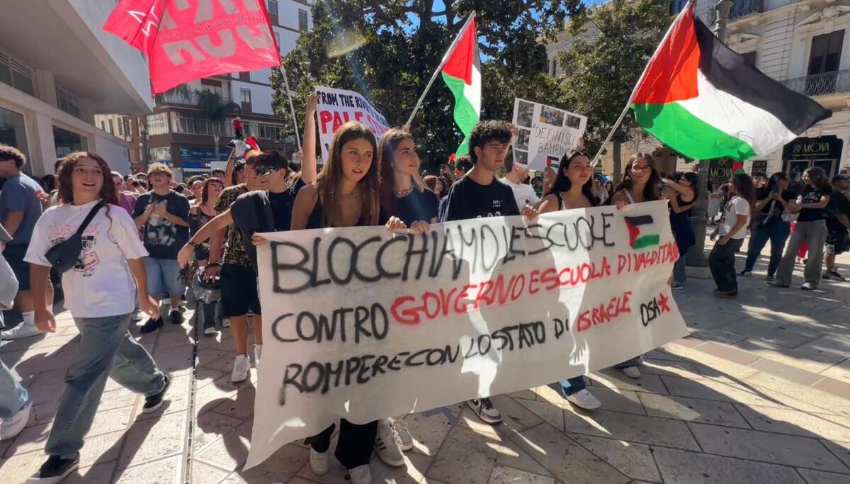 Lo sciopero generale per Gaza, diecimila persone in piazza a Bari. Il corteo davanti al consolato di Israele – FOTO e VIDEO