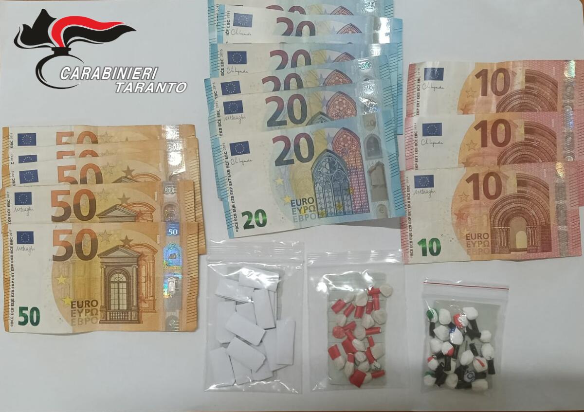 Taranto, vende droga ai coetanei in pieno centro: ai domiciliari un 21enne del Brindisino Taranto, vende droga ai coetanei in pieno centro: ai domiciliari un 21enne del Brindisino