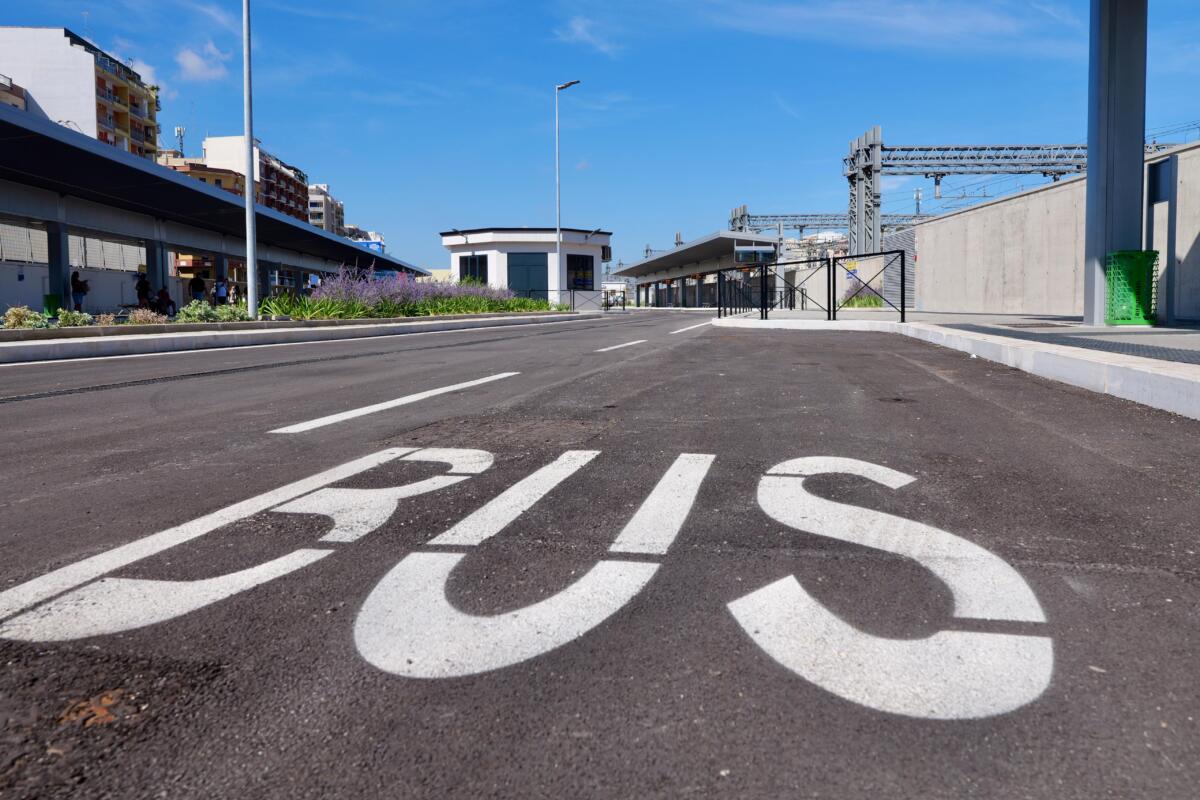 Entra in funzione il nuovo terminal bus di Bari Centrale: «Mobilità pubblica più efficiente e sicura»
