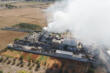Lecce, fiamme in un’azienda di raccolta di materiali ferrosi: «Tenete chiuse le finestre»