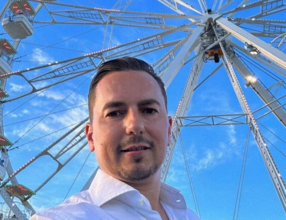 Vieste, il gestore della ruota panoramica: «Nessuna truffa a Jorge Lorenzo, respinte tutte le richieste di sequestro» Vieste, il gestore della ruota panoramica: «Nessuna truffa a Jorge Lorenzo, respinte tutte le richieste di sequestro»