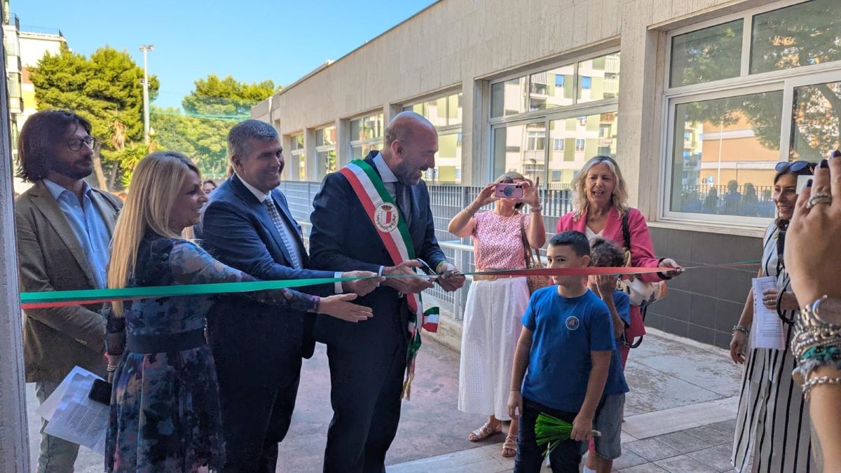 Bari, il sindaco Leccese inaugura il nuovo anno scolastico: via anche al servizio mensa gestito da Ladisa Bari, il sindaco Leccese inaugura il nuovo anno scolastico: via anche al servizio mensa gestito da Ladisa