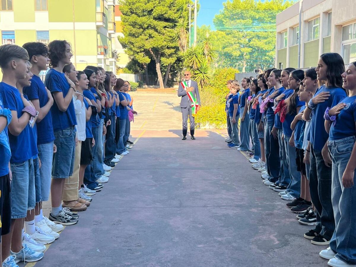 Bari, il sindaco Leccese inaugura il nuovo anno scolastico: via anche al servizio mensa gestito da Ladisa Bari, il sindaco Leccese inaugura il nuovo anno scolastico: via anche al servizio mensa gestito da Ladisa