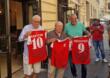 L’allenatore nel pallone, la reunion 41 anni dopo nell’orecchietteria di Lino Banfi