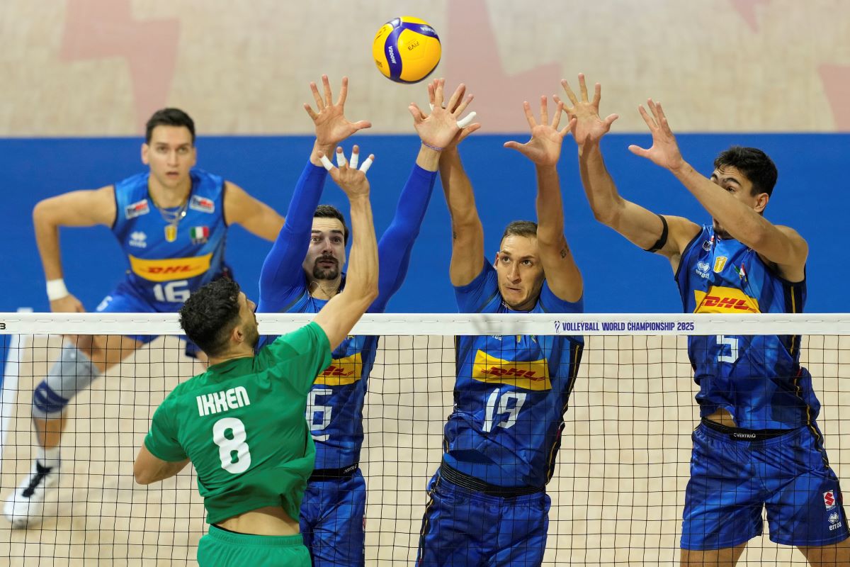 Volley, buona la prima per gli azzurri di De Giorgi: 3-0 sull’Algeria ai Mondiali 2025 Volley, buona la prima per gli azzurri di De Giorgi: 3-0 sull’Algeria ai Mondiali 2025