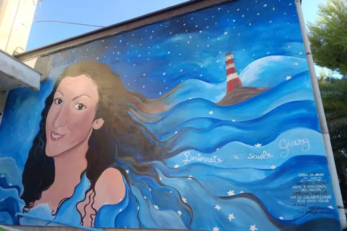 Manfredonia, un murale ricorda Giusy Potenza davanti all’istituto che frequentava: “Bentornata a scuola” Manfredonia, un murale ricorda Giusy Potenza davanti all’istituto che frequentava: “Bentornata a scuola”