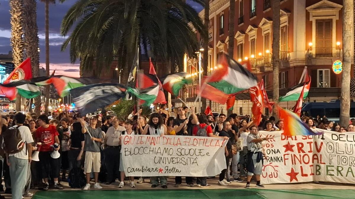 Attaccata la Global Sumud Flotilla in viaggio verso Gaza, Bari scende in piazza: «Blocchiamo tutto» – FOTO