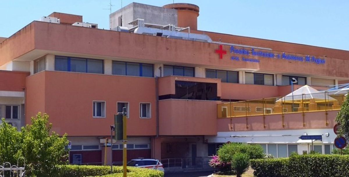 Massafra, ospedale evacuato per una fuga di gas: intervengono vigili del fuoco e protezione civile Massafra, ospedale evacuato per una fuga di gas: intervengono vigili del fuoco e protezione civile