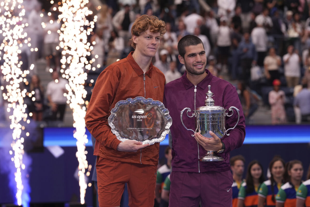 Tennis, Alcaraz batte Sinner e vince gli Us Open: lo spagnolo è il nuovo numero 1 del ranking Tennis, Alcaraz batte Sinner e vince gli Us Open: lo spagnolo è il nuovo numero 1 del ranking