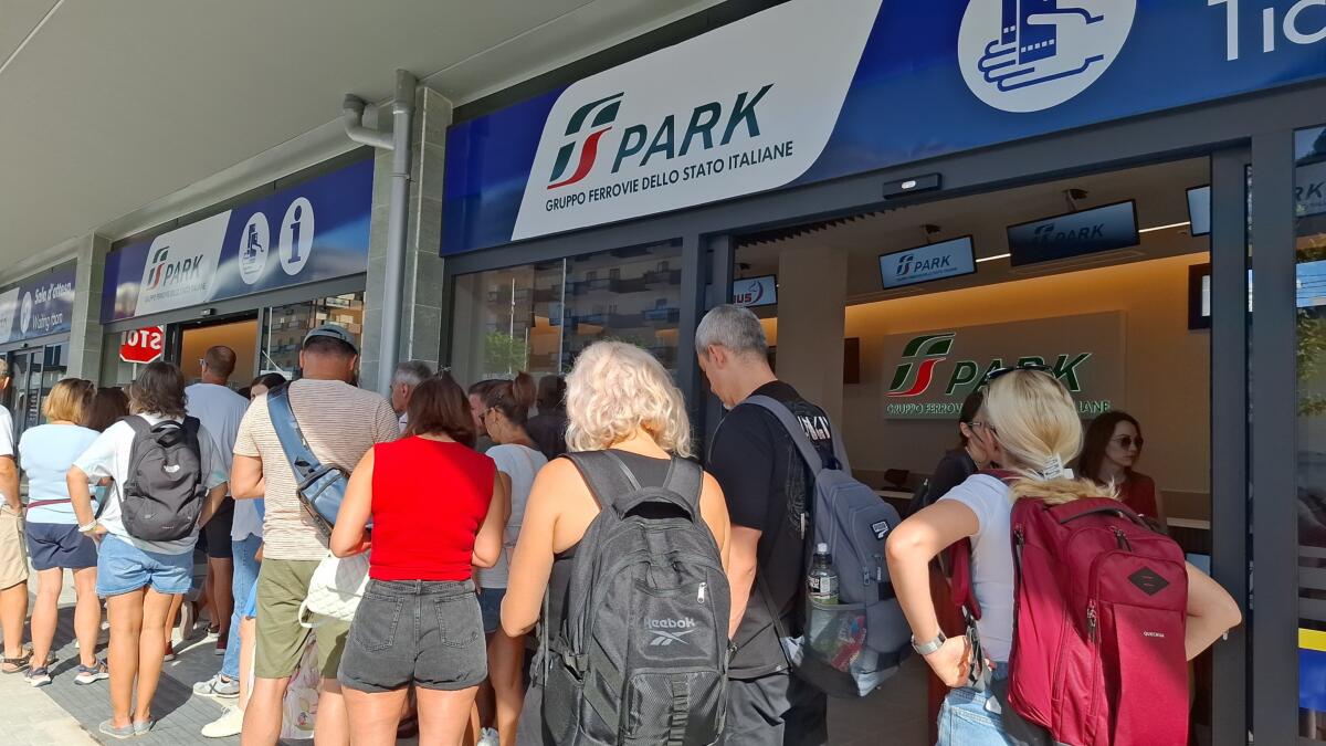 Entra in funzione il nuovo terminal bus di Bari Centrale: «Mobilità pubblica più efficiente e sicura»