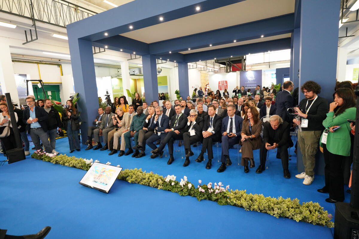 Bari, taglio del nastro per Agrilevante: al via la fiera dell’innovazione agricola Bari, taglio del nastro per Agrilevante: al via la fiera dell’innovazione agricola