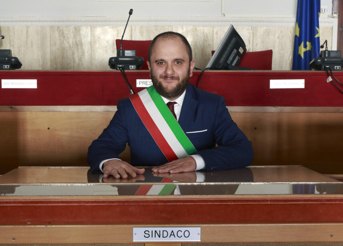 Puglia, i calcoli con il bilancino dei sindaci: gli incerti pronti a far cadere le giunte Puglia, i calcoli con il bilancino dei sindaci: gli incerti pronti a far cadere le giunte