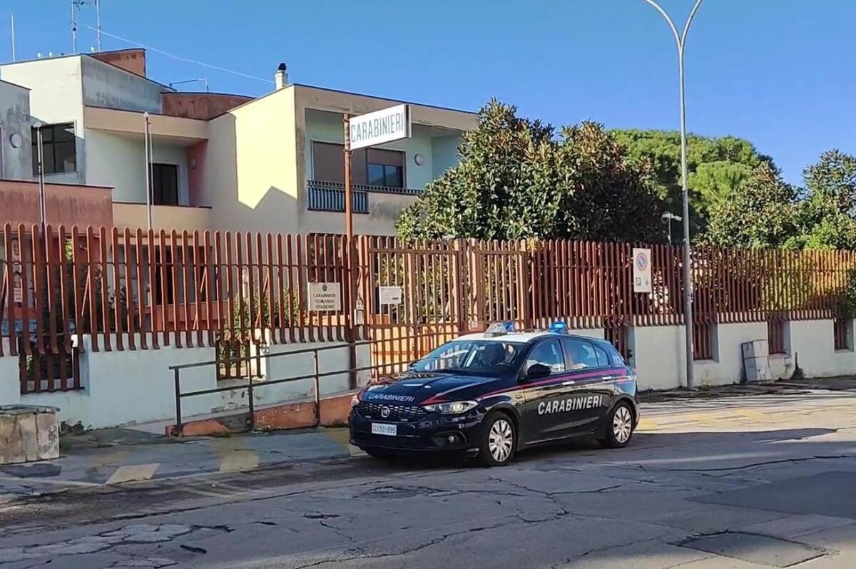 Galleria foto 'Genitori maltrattati nel Salento, arrestati due ragazzi poco più che ventenni a Supersano e Ugento' - foto 1