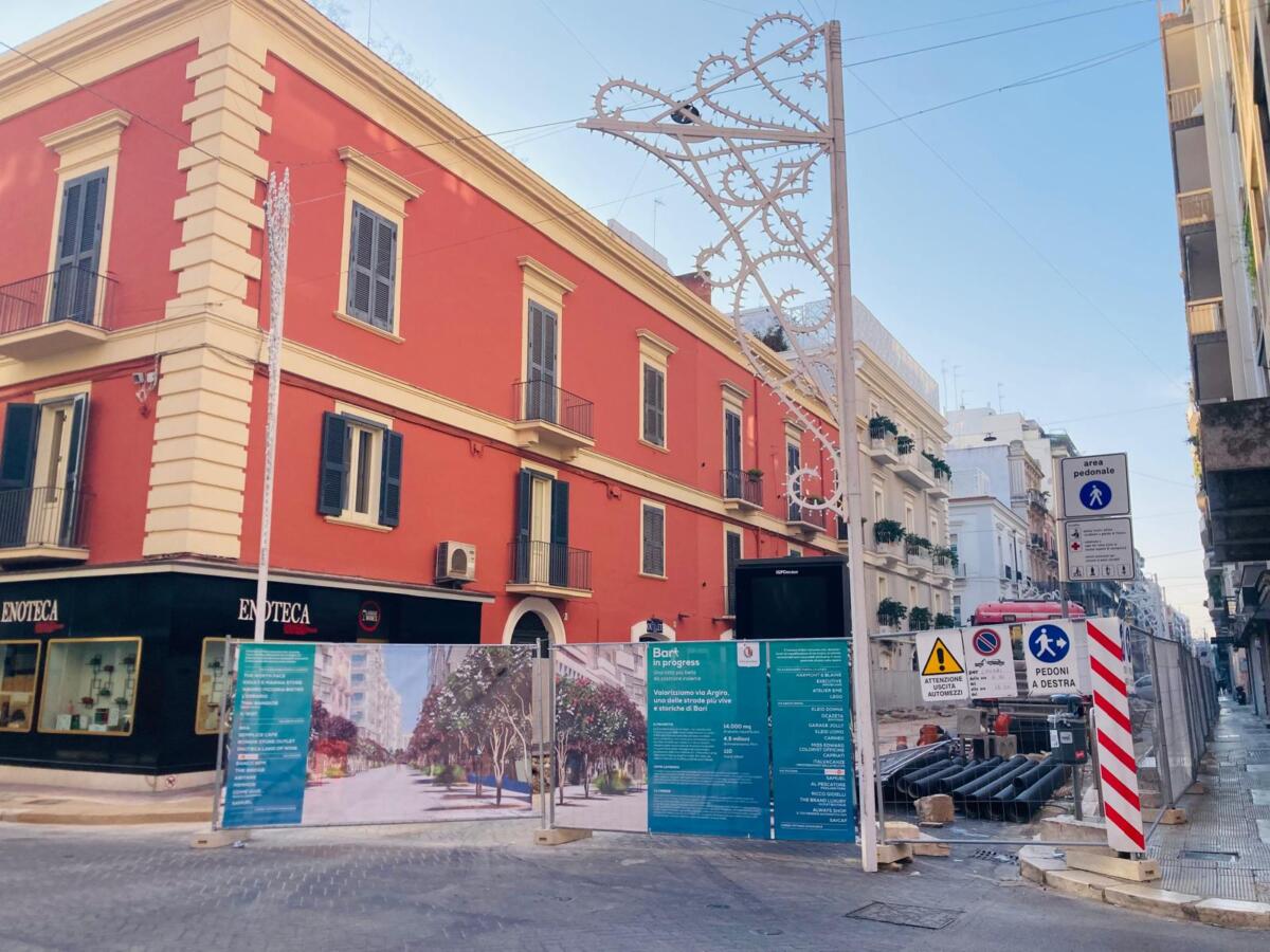 Galleria foto 'Riqualificazione di via Argiro a Bari: via agli interventi Enel, lavori concentrati sul secondo isolato' - foto 3