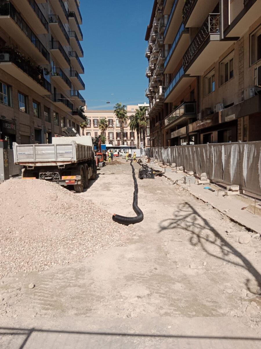 Galleria foto 'Riqualificazione di via Argiro a Bari: via agli interventi Enel, lavori concentrati sul secondo isolato' - foto 4