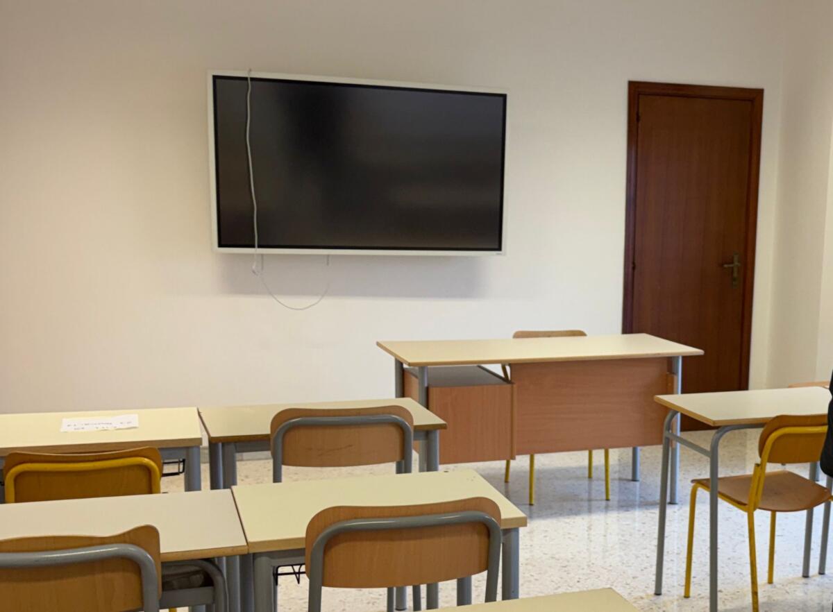 Galleria foto 'Bari, conclusi i lavori all’istituto Marconi-Hack nella sede di via Re David: 34 classi pronte al trasferimento' - foto 2