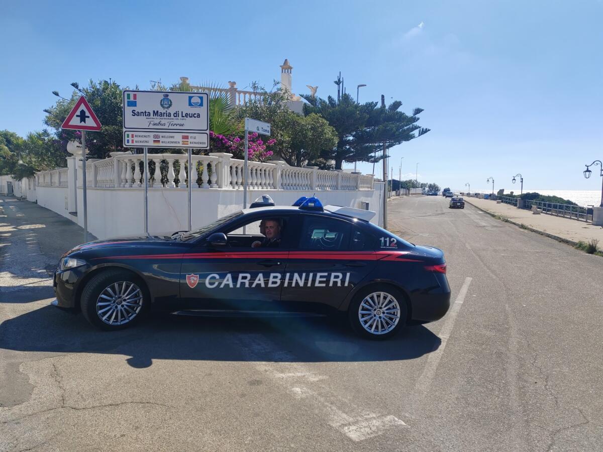 Galleria foto 'Santa Maria di Leuca, serre artigianali e droga in casa destinata allo spaccio: 2 arresti in poche ore' - foto 1